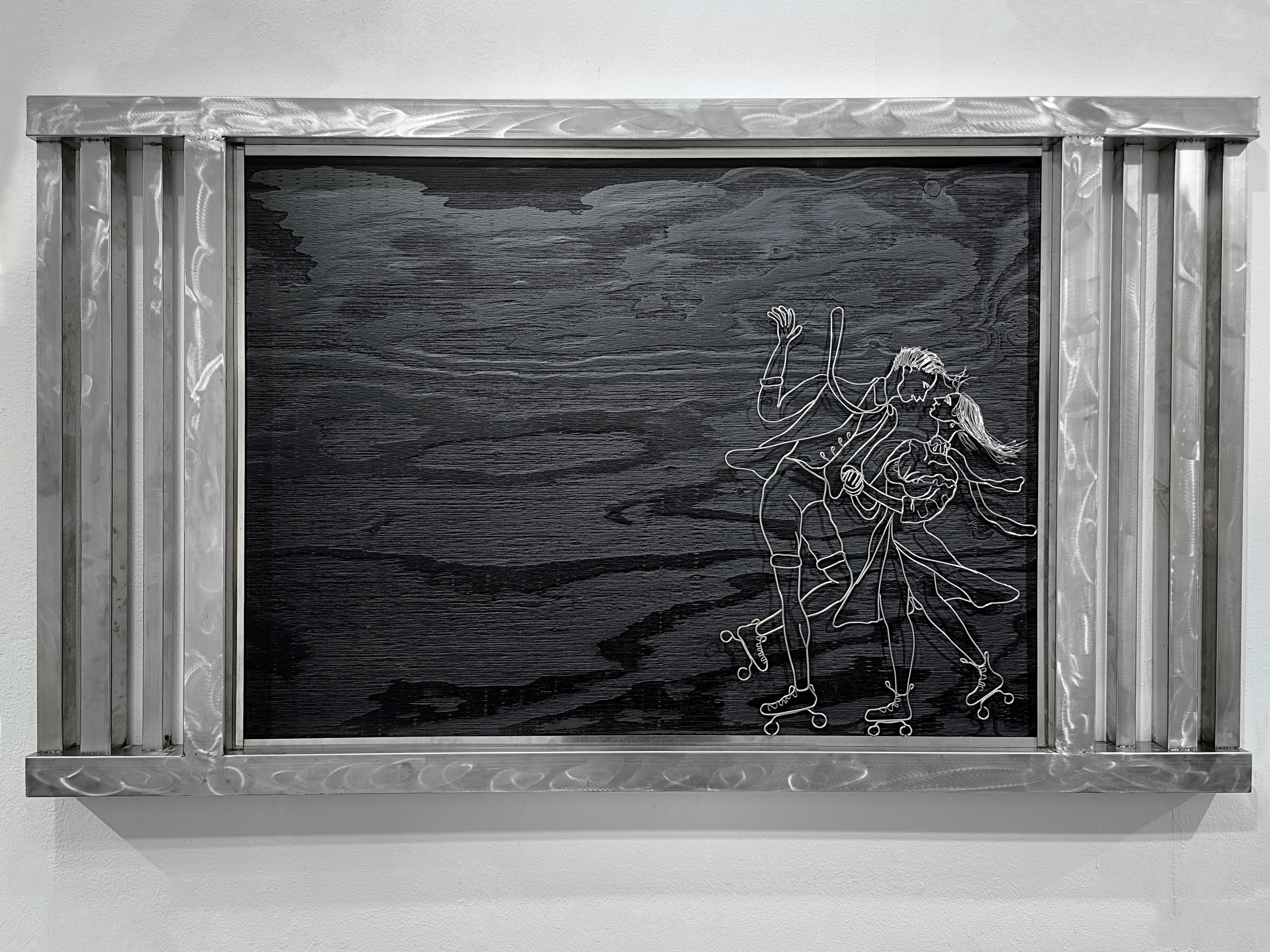 박기웅_연인 戀人 Lover (2024-S13), 68x119x4cm,stainless steel and wood, 2024.jpg